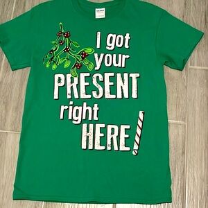 NWOT HOLIDAY T SHIRT
